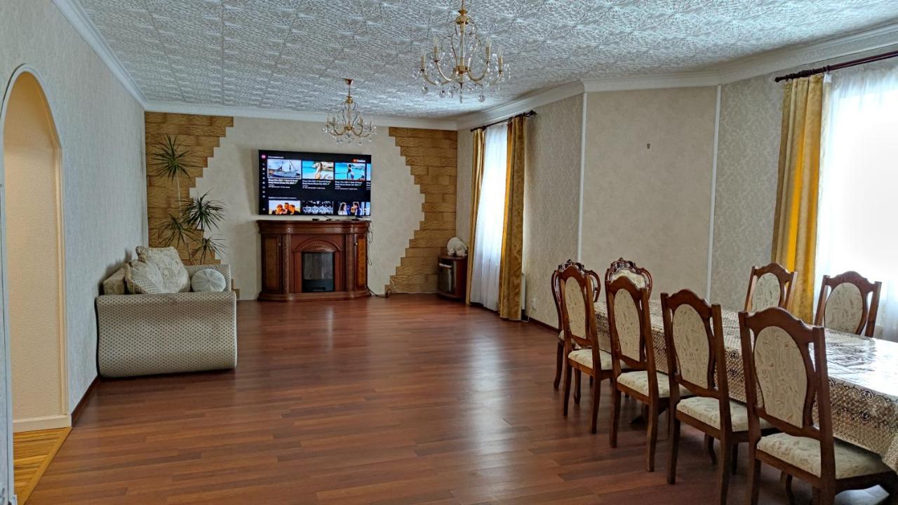 Villa Дом С Бассейном И Сауной Boryspilʼ Esterno foto