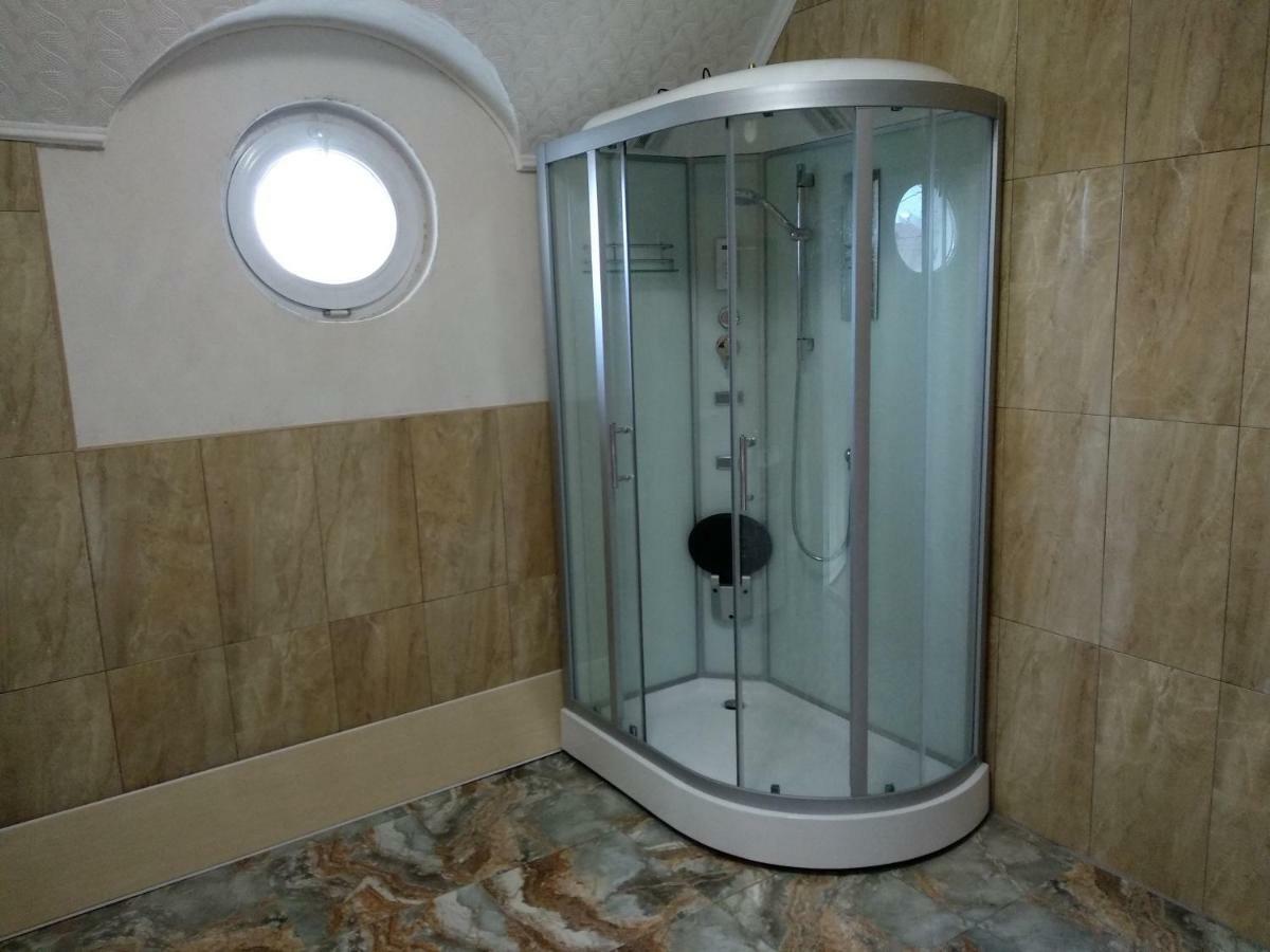 Villa Дом С Бассейном И Сауной Boryspilʼ Esterno foto